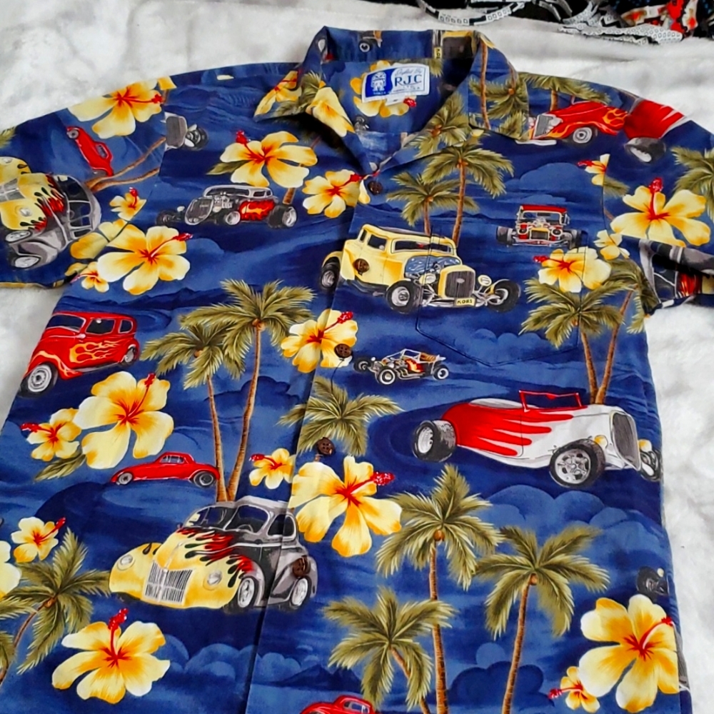 Styled by RJC hawaiian mens shirt size S